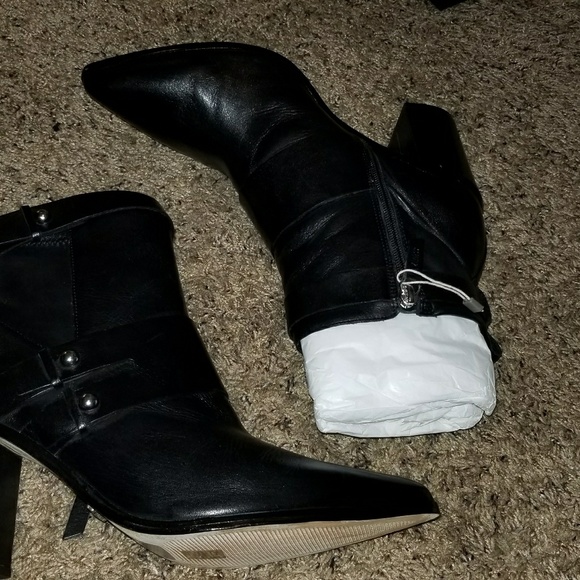 Schultz - Picture 2 of 3